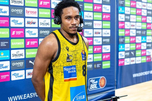 James Woodard (MHP Riesen Ludwigsburg, 08), nach Spielende, Interview, Brose Bamberg vs. MHP Riesen Ludwigsburg, Basketball, easyCredit BBL, 13. Spieltag, 27.12.2021 Brose Bamberg vs. MHP Riesen Ludwigsburg, Basketball, easyCredit BBL, 13. Spieltag, 27.12.2021 Bamberg Copyright: xEIBNER GuenerxSantemizx EP_GSZ