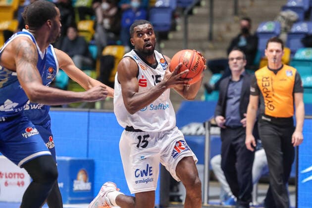 Massenat Frantz,(Niners Chemnitz, 15), , GER,Basketball, BBL, Fraport Skyliners gegen Niners Chemnitz,27.12.2021, Frankfurt Copyright: xEibner-Pressefoto UlrichxScherbaumx EP_usm