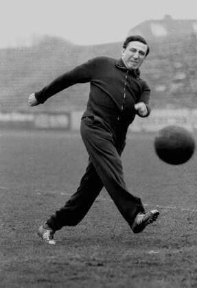 Fußball, Trainerhistorie Westfalia Herne von 1938 bis heute Trainer Fritz Langner Westfalia Herne in Aktion beim Training 06.03.1959