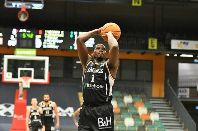 Christopher Jaleel Hooper (Itzehoe Eagles 1) Basketball, BARMER 2. Basketball Bundesliga, Saison 2020 21, RASTA Vechta - Itzehoe Eagles, 28.12.2021, 16. Spieltag, Rasta Dome Vechta Copyright: xWenzel Eibner-Pressefotox RVA