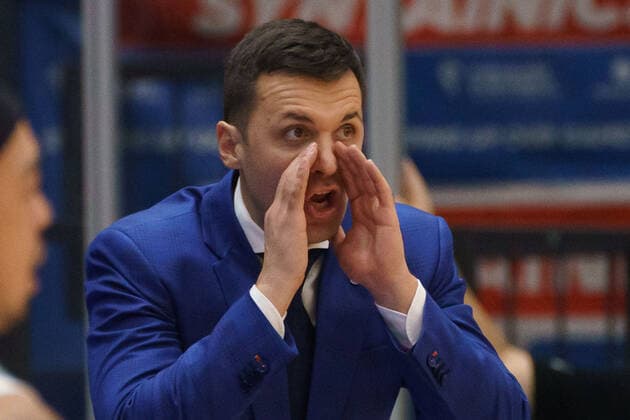 Igor Jovovic (Head Coach MBC), Syntainics MBC vs. Brose Bamberg, Basketball Bundesliga, Maenner, 2021 2022, 14. Spieltag, , 29.12.2021, Syntainics MBC vs. Brose Bamberg, Basketball Bundesliga, Maenner, 2021 2022, 14. Spieltag, , 29.12.2021, Weissenfels Copyright: xEibner-Pressefoto EckehardxSchulzx EP_EER
