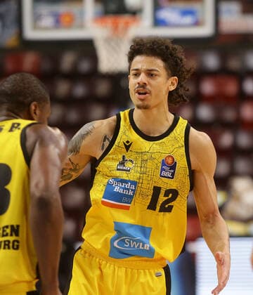 Ludwigsburg , Basketball easycredit BBL Bundesliga . MHP Riesen Ludwigsburg vs. JobStairs GIESSEN 46ers , Jonah Radebaugh ( Riesen )