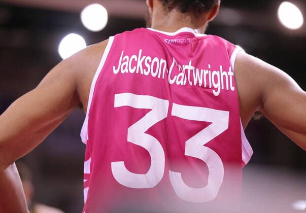 Von hinten: Parker Jackson-Cartwright Telekom Baskets Bonn vs. Basketball Löwen Braunschweig easyCredit BBL 1. Bundesliga , Saison 2021 2022 , Hauptrunde 14. Spieltag