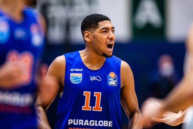 BB-1BL Syntainics MBC - Brose Bamberg Kostja Mushidi ( 11 Syntainics MBC) waehrend der Begegnung Saison 2021-2022 (Herren) in der EasyCredit Bundesliga zwischen Syntainics MBC und Brose Bamberg in der Stadthalle Weissenfels am 29. December 2021 in Weissenfels, Sachsen Anhalt, Deutschland