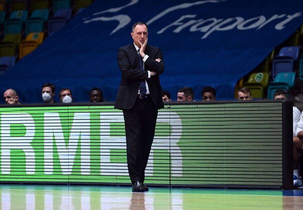 30.12.2021, xjhx, Basketball BBL Bundesliga, Frankfurt Skyliners - MLP Academics Heidelberg emspor, v.l. Trainer Branislav Ignjatovic (MLP Academics Heidelberg) Frankfurt am Main