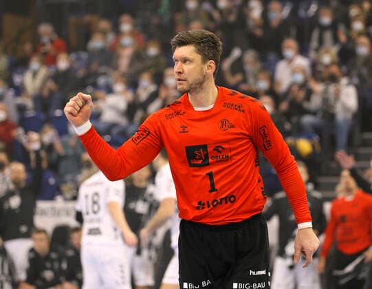 Foto : Jubel bei Torhüter Niklas Landin Jacobsen (Kiel) Handball Herren am 22.12.2021 1. Liga THW Kiel - TVB Stuttgart