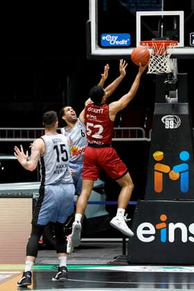 30.12.2021, easyCredit Basketball Bundesliga, BBL, Saison 2021 2022, Herren, Chemnitz Niners - HAKRO Merlins Crailsheim Trent Lockett, Niners Chemnitz Chemnitz Messe Chemnitz Sachsen Germany