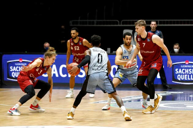 30.12.2021, easyCredit Basketball Bundesliga, BBL, Saison 2021 2022, Herren, Chemnitz Niners - HAKRO Merlins Crailsheim T. J. Shorts, HAKRO Merlins Crailsheim Chemnitz Messe Chemnitz Sachsen Germany