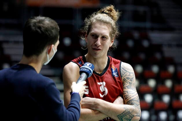 30.12.2021, easyCredit Basketball Bundesliga, BBL, Saison 2021 2022, Herren, Chemnitz Niners - HAKRO Merlins Crailsheim Malte Ziegenhagen, Niners Chemnitz beim Interview Chemnitz Messe Chemnitz Sachsen Germany