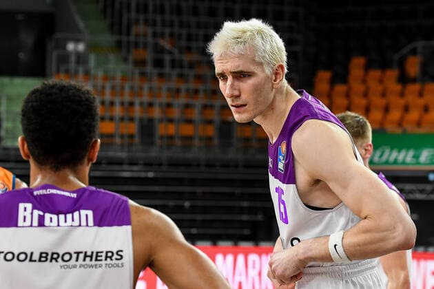 GER, BBL, ratiopharm ulm vs BG Göttingen Goettingen 30.12.2021, ratiopharm arena, Neu-Ulm, GER, BBL, ratiopharm ulm vs BG Göttingen Goettingen, im Bild Philipp Hartwich (Goettingen, 15)