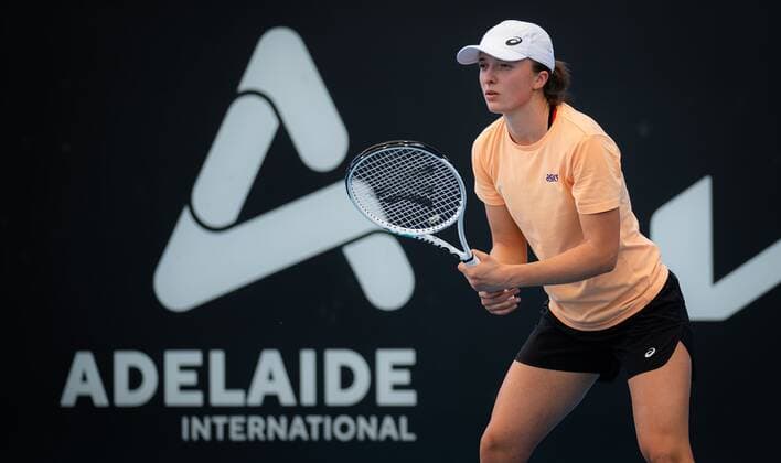 Mandatory Credit: Photo by Rob Prange Shutterstock (12674441av) Iga Swiatek of Poland during practice ahead of the 2022 Adelaide International WTA, Tennis Damen 500 tennis tournament 2022 Adelaide International Pre-Tournament - 31 Dec 2021 2022 Adelaide International Pre-Tournament - 31 Dec 2021  Copyright: xRobxPrange Shutterstockx 12674441av