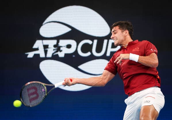 TENNIS ATP, Tennis Herren CUP, Cristian Garin of Team Chile hits a shot during his match against Roberto Bautista Agut of Team Spain during Day 1 of the ATP Cup tournament at Ken Rosewall Arena in Sydney, Saturday, January 1, 2022. ( NO ARCHIVING, EDITORIAL USE ONLY, NO USE IN BOOKS WITHOUT CONSENT SYDNEY NSW AUSTRALIA  Copyright: xDAVIDxGRAYx 20220101001610095136
