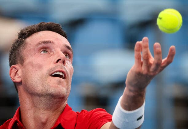 TENNIS ATP, Tennis Herren CUP, Roberto Bautista Agut of Team Spain serves during his match against Cristian Garin of Team Chile during Day 1 of the ATP Cup tournament at Ken Rosewall Arena in Sydney, Saturday, January 1, 2022. ( NO ARCHIVING, EDITORIAL USE ONLY, NO USE IN BOOKS WITHOUT CONSENT SYDNEY NSW AUSTRALIA  Copyright: xDAVIDxGRAYx 20220101001610095211