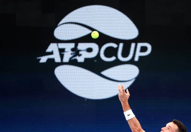 Sport Bilder des Tages TENNIS ATP, Tennis Herren CUP, Roberto Bautista Agut of Team Spain serves during his match against Cristian Garin of Team Chile during Day 1 of the ATP Cup tournament at Ken Rosewall Arena in Sydney, Saturday, January 1, 2022. ( NO ARCHIVING, EDITORIAL USE ONLY, NO USE IN BOOKS WITHOUT CONSENT SYDNEY NSW AUSTRALIA  Copyright: xDAVIDxGRAYx 20220101001610109892