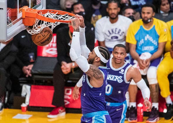 December 31, 2021, Los Angeles, California, USA: Camelo Anthony 7 of the Los Angeles Lakers dunks the ball during their NBA, Basketball Herren, USA game at Crypto.com Arena against the Portland Trail Blazers on Friday December 31, 2021 in Los Angeles, California. Lakers defeat the Trail blazers, 139-106. PI Los Angeles USA - ZUMAp124 20211231_zaa_p124_024 Copyright: xJAVIERxROJASx