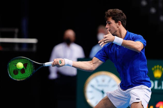 Sport Bilder des Tages Michail Pervolarakis of Team Greece plays a shot against Kamil Majchrzak of Team Poland during the ATP, Tennis Herren Cup at Sydney Olympic Park Tennis Centre, Sydney, Australia on 1 January 2022. Copyright: xPeterxDovganx 30460012