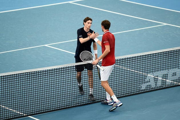 SYDNEY, AUSTRALIA - JANUARY 02: Both players shake hands after the ATP, Tennis Herren Cup Tennis match between Daniil Medvedev of Russia and Ugo Humbert of France at Ken Rosewall Arena on January 02, 2022 in Sydney, Australia. (Photo by Steven Markham Icon Sportswire) TENNIS: JAN 02 ATP Cup Sydney Icon2201020127