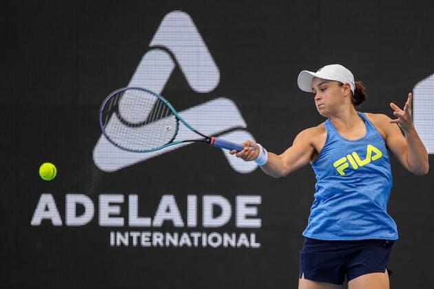 Sport Bilder des Tages TENNIS ADELAIDE INTERNATIONAL PRACTICE, World No.1 Ash Barty during a practice session ahead of the Adelaide International tennis tournament, in Adelaide, Sunday, January 2, 2022. ( NO ARCHIVING, EDITORIAL USE ONLY, NO USE IN BOOKS WITHOUT CONSENT ADELAIDE SA AUSTRALIA  Copyright: xMATTxTURNERx 20220102001610294405