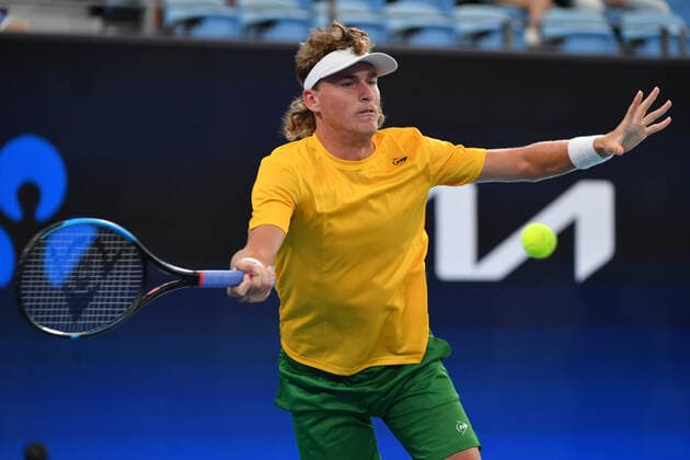 TENNIS ATP, Tennis Herren CUP, Australia?s Max Purcell in action against Italy?s Jannik Sinner in their singles match on day 2 of the ATP Cup tennis tournament at Ken Rosewall Arena in Sydney, Sunday, January 2, 2022. ( NO ARCHIVING, EDITORIAL USE ONLY, NO USE IN BOOKS WITHOUT CONSENT SYDNEY NSW AUSTRALIA  Copyright: xMICKxTSIKASx 20220102001610302118