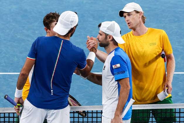 TENNIS ATP, Tennis Herren CUP, John Peers and Luke Saville (R) of Team Australia shake hands with Matteo Berrettini and Simone Bolelli of Team Italy after their doubles match on day 2 of the ATP Cup tennis tournament at Qudos Arena in Sydney, Sunday, January 2, 2022. ( NO ARCHIVING, EDITORIAL USE ONLY, NO USE IN BOOKS WITHOUT CONSENT SYDNEY NSW AUSTRALIA  Copyright: xDAVIDxGRAYx 20220102001610325878