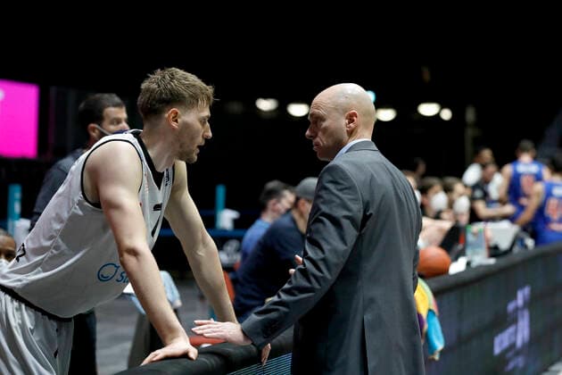 02.01.2022, easyCredit Basketball Bundesliga, BBL, Saison 2021 2022, Herren, Chemnitz Niners - Syntainics MBC Jonas Richter, Niners Chemnitz, Rodrigo Pastore (Headcoach), Niners Chemnitz Chemnitz Messe Chemnitz Sachsen Germany