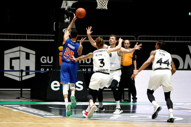 02.01.2022, easyCredit Basketball Bundesliga, BBL, Saison 2021 2022, Herren, Chemnitz Niners - Syntainics MBC Jamel Morris, Syntainics MBC, Malte Ziegenhagen, Niners Chemnitz Chemnitz Messe Chemnitz Sachsen Germany