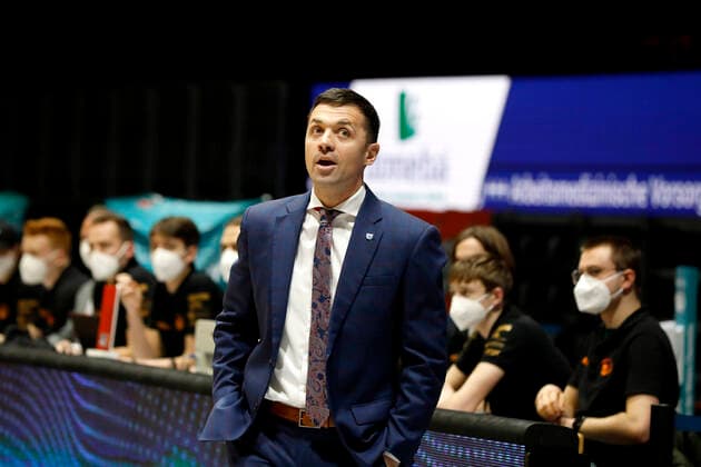 02.01.2022, easyCredit Basketball Bundesliga, BBL, Saison 2021 2022, Herren, Chemnitz Niners - Syntainics MBC Igor Jovovic (Head-Coach), Syntainics MBC Chemnitz Messe Chemnitz Sachsen Germany