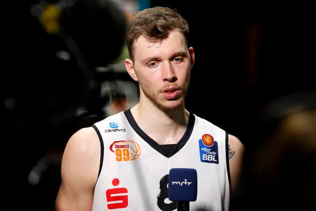 02.01.2022, easyCredit Basketball Bundesliga, BBL, Saison 2021 2022, Herren, Chemnitz Niners - Syntainics MBC Jan Niklas Wimberg, Niners Chemnitz beim Interview Chemnitz Messe Chemnitz Sachsen Germany