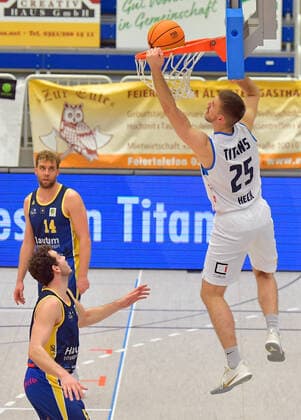 2.1.2022, Basketball, 2. Bundesliga Pro B, Dresden Titans - TSV Oberhaching Topics, Dresdens Sebastian Heck, Sachsen Deutschland