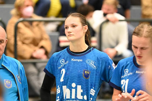 Handball I Frauen I Saison 2021-2022 I 1. HBF I 10. Spieltag I HL Buchholz 08-Rosengarten - Buxtehuder SV I 02.01.2022 Portrait, Einzelbild, Einzelfoto Liv Süchting (2, Buxtehuder Sportverein) Buchholz in der Nordheide Nordheidehalle Niedersachsen Deutschland Copyright: xLobeca FelixxSchlikisx