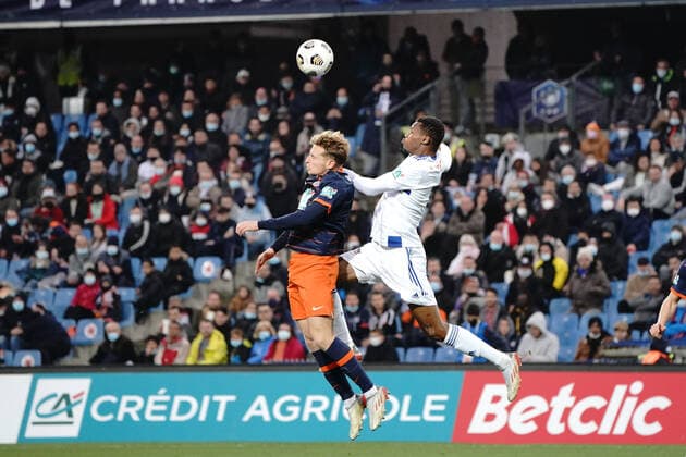 Nicolas Cozza (Montpellier FC) - Mouhamadou Habibou Diallo (Strasbourg) FOOTBALL : Montpellier vs Strasbourg - 16eme de finale de coupe de France - Montpellier - 02 01 2022 NorbertScanella Panoramic 