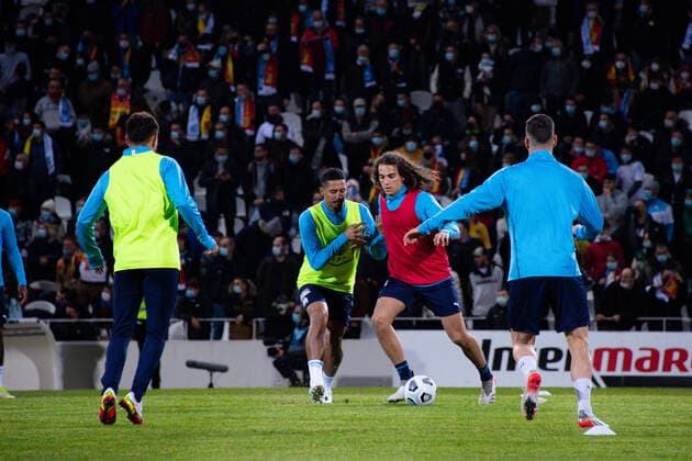 Equipe Olympique Marseille - Ambiance - Echauffement - Matteo GUENDOUZI ( 6 - Olympique Marseille ) - FOOTBALL : Chauvigny vs Marseille - Coupe de France - Limoges - 02 01 2022 FedericoPestellini Panoramic 