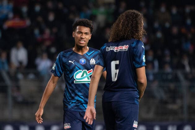Boubacar Kamara ( 2 - Olympique Marseille ) - Matteo GUENDOUZI ( 6 - Olympique Marseille ) - FOOTBALL : Chauvigny vs Marseille - Coupe de France - Limoges - 02 01 2022 FedericoPestellini Panoramic 