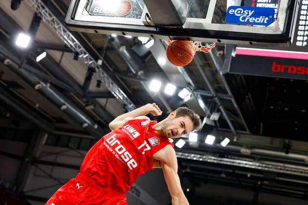 Tomas Kyzlink (Brose Bamberg, 77) Brose Bamberg - FC Bayern München Muenchen - easyCredit-BBL - Basketball Bundesliga Saison 2021 22 Spieltag 15, 02.01.2022 Bamberg, Brose Arena Copyright: DanielxLöb