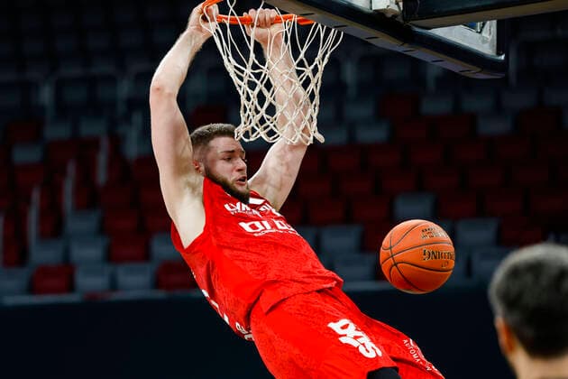 Martinas Geben (Brose Bamberg, 22) Brose Bamberg - FC Bayern München Muenchen - easyCredit-BBL - Basketball Bundesliga Saison 2021 22 Spieltag 15, 02.01.2022 Bamberg, Brose Arena Copyright: DanielxLöb