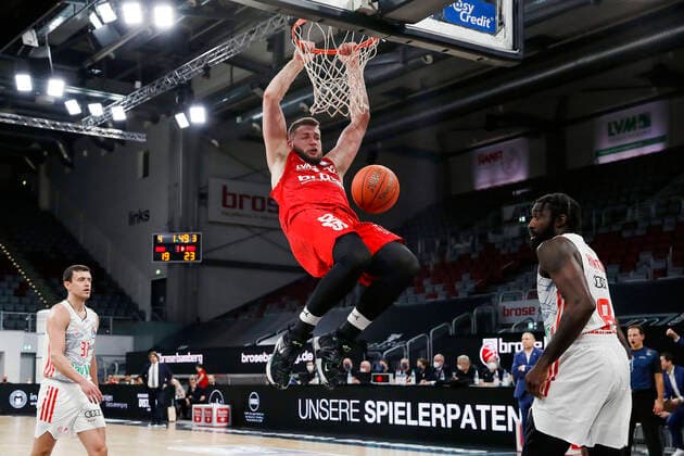 Martinas Geben (Brose Bamberg, 22) Brose Bamberg - FC Bayern München Muenchen - easyCredit-BBL - Basketball Bundesliga Saison 2021 22 Spieltag 15, 02.01.2022 Bamberg, Brose Arena Copyright: DanielxLöb