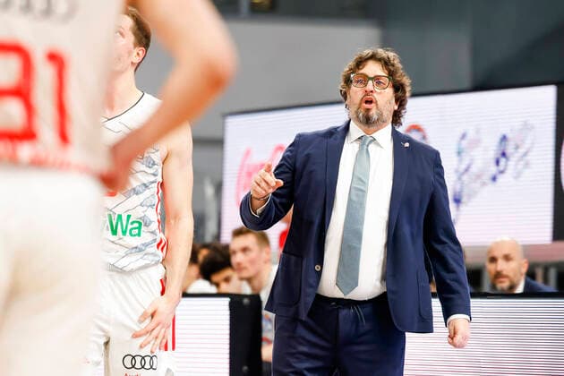Headcoach Cheftrainer Andrea Trinchieri (Bayern München) Brose Bamberg - FC Bayern München Muenchen - easyCredit-BBL - Basketball Bundesliga Saison 2021 22 Spieltag 15, 02.01.2022 Bamberg, Brose Arena Copyright: DanielxLöb