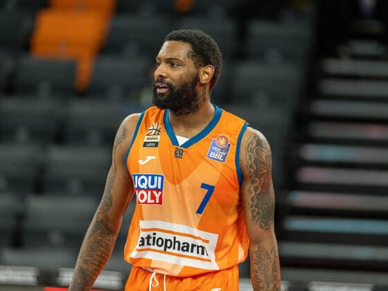 Sindarius Thornwell (Ratiopharm Ulm 07), GER, Ratiopharm Ulm vs. MHP Riesen Ludwigsburg, Basketball, Bundesliga, easycredit, 15. Spieltag, Spielzeit 2021 2022, 02.01.2022, GER, Ratiopharm Ulm vs. MHP Riesen Ludwigsburg, Basketball, Bundesliga, easycredit, 15. Spieltag, Spielzeit 2021 2022, 02.01.2022 Ulm Copyright: xEibner-Pressefoto SaschaxWaltherx EP_EER