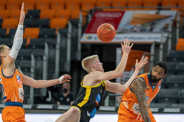 Jacob Patrick (MHP Riesen Ludwigsburg, 02), , GER, Ratiopharm Ulm vs. MHP Riesen Ludwigsburg, Basketball, Bundesliga, easycredit, 15. Spieltag, Spielzeit 2021 2022, 02.01.2022, GER, Ratiopharm Ulm vs. MHP Riesen Ludwigsburg, Basketball, Bundesliga, easycredit, 15. Spieltag, Spielzeit 2021 2022, 02.01.2022 Ulm Copyright: xEibner-Pressefoto SaschaxWaltherx EP_EER