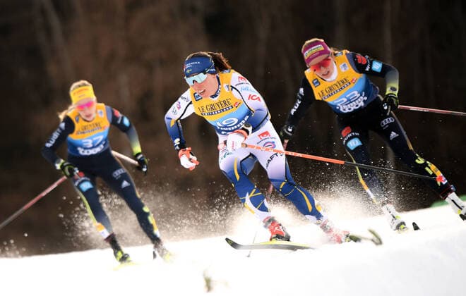 Bilder des Jahres 2022, Sport 01 Januar Sport Themen der Woche KW01 Italy Cross Country Skiing Tour de Ski Women 6735697 03.01.2022 From left, Germany s Lisa Lohmann, Sweden s Charlotte Kalla and Germany s Katherine Sauerbrey compete in the women s mass start classic race at the Tour de Ski cross-country skiing event in Val di Fiemme, Italy. Alexey Filippov Sputnik Val di Fiemme Italy  Copyright: xAlexeyxFilippovx
