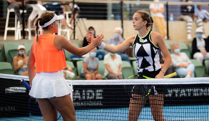 Mandatory Credit: Photo by Rob Prange Shutterstock (12683870dc) Sofia Kenin of the United States & Lucia Bronzetti of Italy in action during the first round of the 2022 Adelaide International WTA, Tennis Damen 500 tennis tournament Adelaide International, Tennis, Memorial Drive Tennis Centre, Adelaide, Australia - 04 Jan 2022 Adelaide International, Tennis, Memorial Drive Tennis Centre, Adelaide, Australia - 04 Jan 2022  Copyright: xRobxPrange Shutterstockx 12683870dc