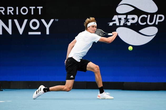 SYDNEY, AUSTRALIA - JANUARY 04: Alexander Zverev of Germany plays a backhand during the ATP, Tennis Herren Cup Tennis match between Alexander Zverev of Germany and Taylor Fritz of USA at Ken Rosewall Arena on January 04, 2022 in Sydney, Australia. (Photo by Steven Markham Icon Sportswire) TENNIS: JAN 04 ATP Cup Sydney Icon2201040152
