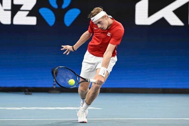 4th January 2022: Ken Rosewall Arena, Sydney Olympic Park, Sydney, Australia; ATP, Tennis Herren Cup tennis tournament, Day 4 Canada versus Great Britain; Denis Shapovalov of Team Canada hits a backhand to Daniel Evans of Team Great Britain  ActionPlus12353130 NigelxOwen