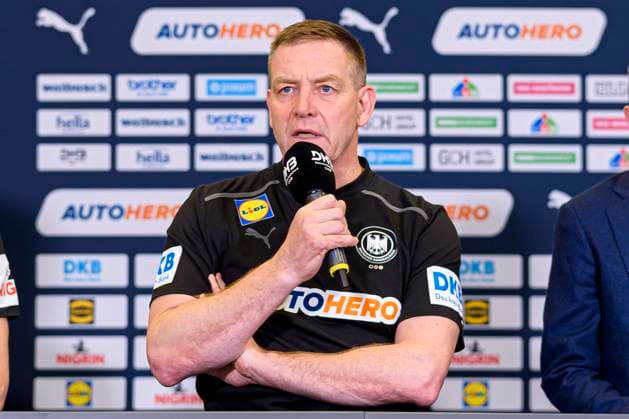 Sport Bilder des Tages Grosswallstadt, Deutschland 04. Januar 2022: Herren EHF EM 2022, Media Day, Team- und Portraitfoto Trainer Alfred Gislason (Deutschland) Großwallstadt Bayern Deutschland