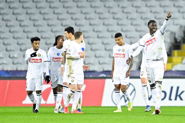 joie des joueurs du LOSc apres le but de Amadou Onana (Losc) FOOTBALL : RC Lens vs LOSC - 1 16e coupe de France - 04 01 2022 JBAutissier Panoramic 