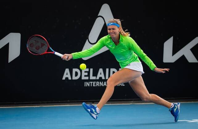 Mandatory Credit: Photo by Rob Prange Shutterstock (12683872cf) Marie Bouzkova of the Czech Republic in action during the second round of the 2022 Adelaide International WTA, Tennis Damen 500 tennis tournament Adelaide International, Tennis, Memorial Drive Tennis Centre, Adelaide, Australia - 05 Jan 2022 Adelaide International, Tennis, Memorial Drive Tennis Centre, Adelaide, Australia - 05 Jan 2022  Copyright: xRobxPrange Shutterstockx 12683872cf