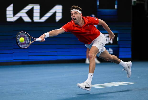 TENNIS ATP, Tennis Herren CUP, Filip Krajinovic of Team Serbia in action during his match against Pablo Carreno Busta of Team Spain on Day 5 of the ATP Cup tennis tournament at the Ken Rosewall Arena in Sydney, Wednesday, January 5, 2022. ( NO ARCHIVING, EDITORIAL USE ONLY, NO USE IN BOOKS WITHOUT CONSENT SYDNEY NSW AUSTRALIA  Copyright: xJAMESxGOURLEYx 20220105001610952887