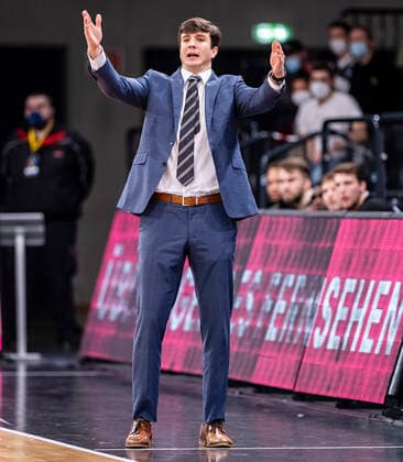 Head Coach Pedro Calles (Towers) easyCredit BBL, Basketball Bundesliga, 1.Liga, Saison 2021 2022, 12. Spieltag 05.01.22, Hamburg, Hamburg Towers vs. Brose Bamberg, Â