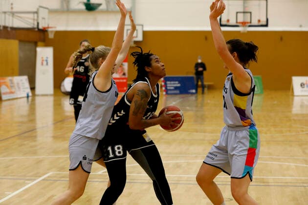 05.01.2022, Damen Basketball, DBBL Pokal, Viertelfinal, Saison 2021 2022, Damen, Chemcats Chemnitz - Rheinland Lions Brianna Rollerson, Rheinland Lions Chemnitz Sporthalle am Schlossteich Sachsen Germany