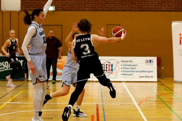 05.01.2022, Damen Basketball, DBBL Pokal, Viertelfinal, Saison 2021 2022, Damen, Chemcats Chemnitz - Rheinland Lions Jienke De Leyn, Rheinland Lions Chemnitz Sporthalle am Schlossteich Sachsen Germany
